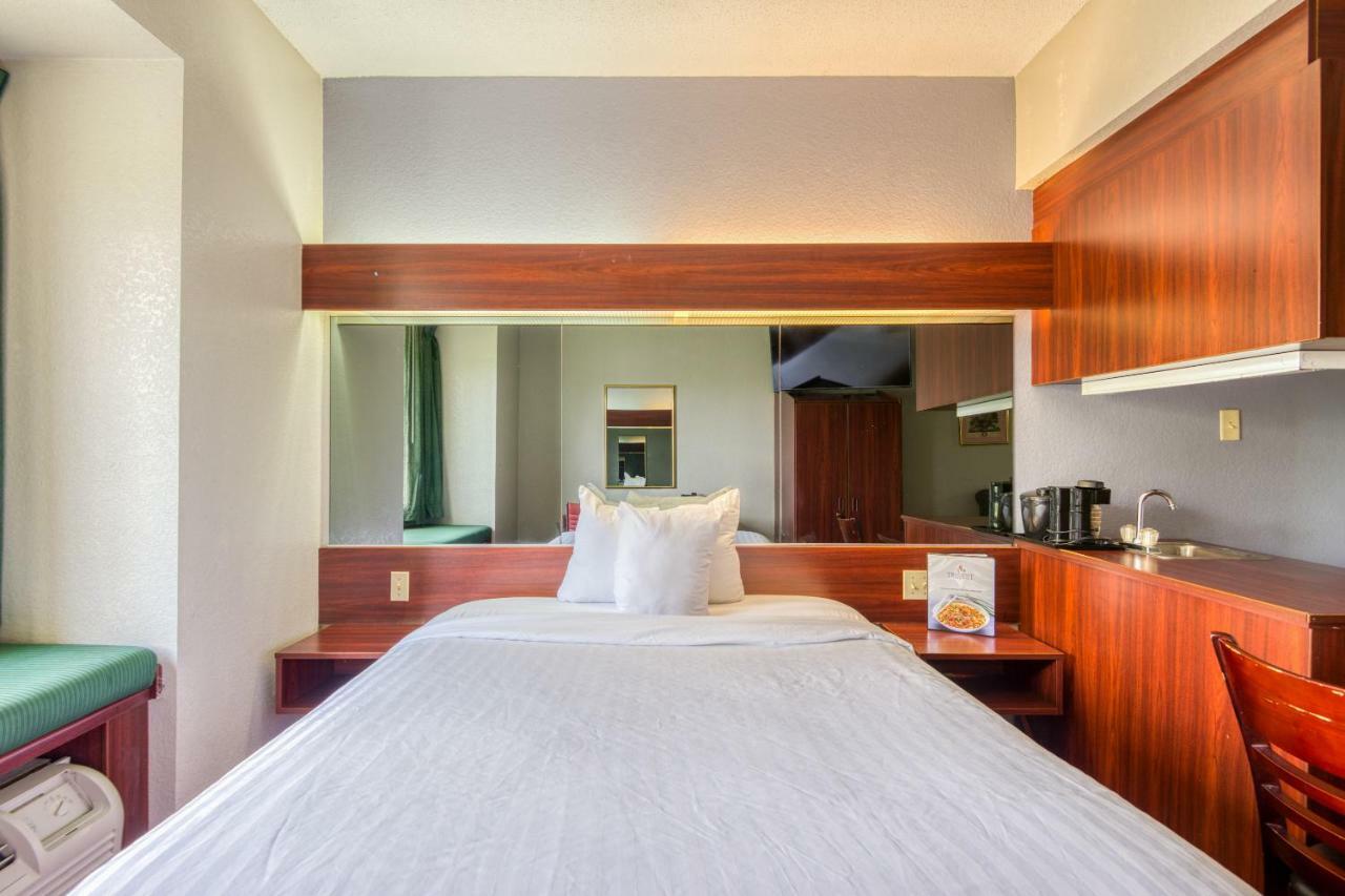 Trident Inn & Suites, Baton Rouge (Adults Only) Prairieville Exteriör bild