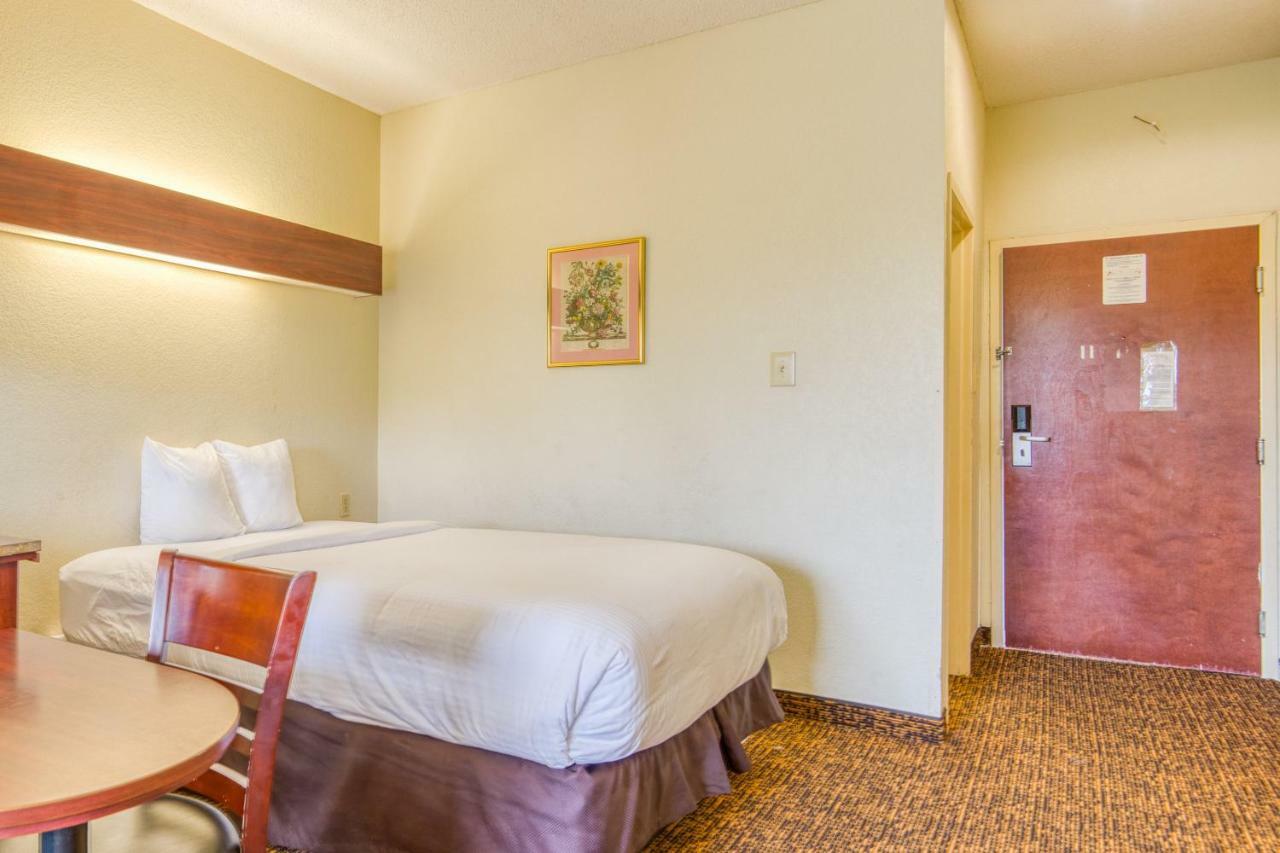 Trident Inn & Suites, Baton Rouge (Adults Only) Prairieville Exteriör bild